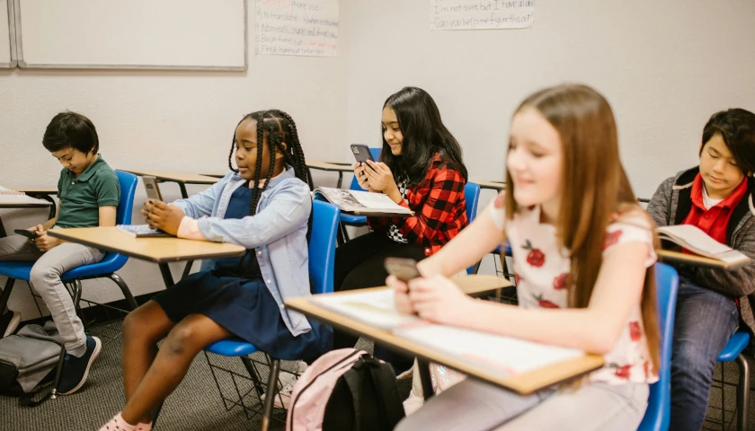 Williamson County Schools to Prevent Students from Using Cell Phones During School Day