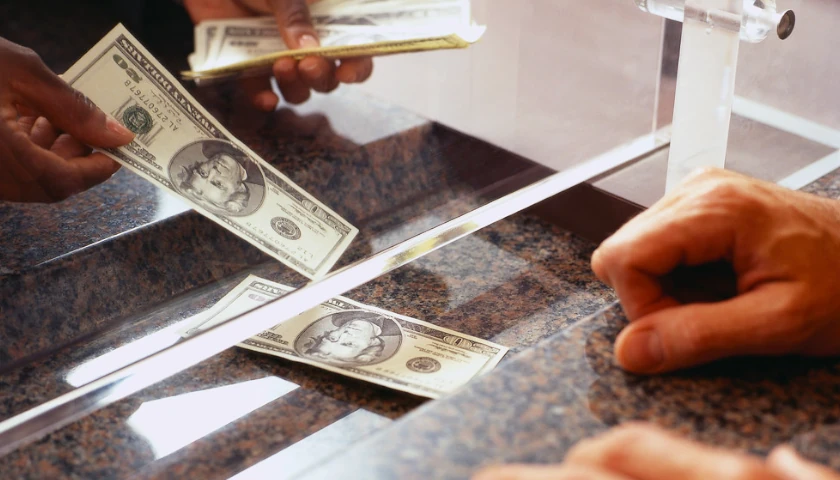 Hagerty Pushes Bill to Expand Insurance for Checking Accounts