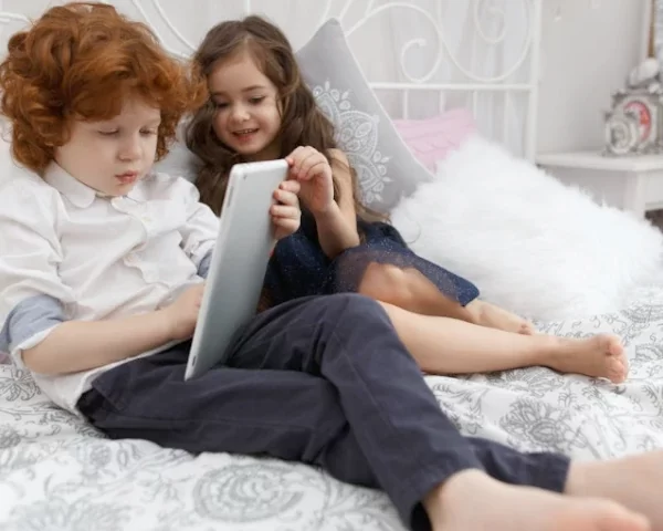 Kids on Tablet