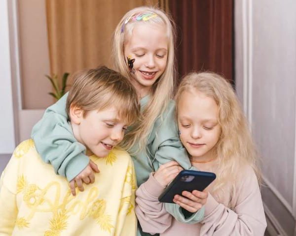 Kids on Phone